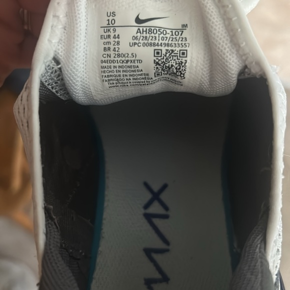 Nike Air Max 270, men size 10 - Picture 4 of 4